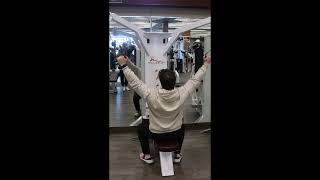 FreeMotion Lat Pulldown