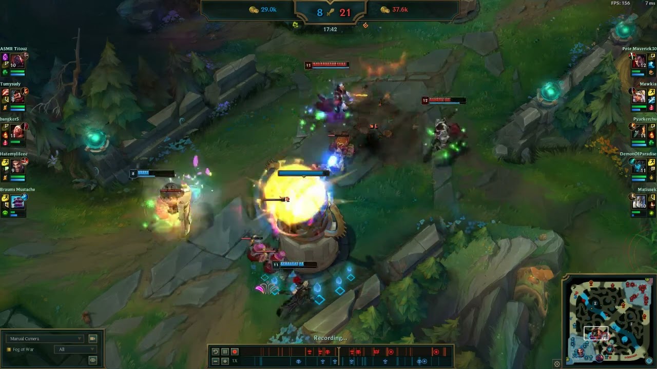 Chonky pirate hits chonky vaultrobber