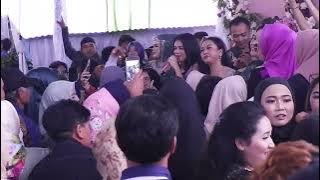 DAUN PUSPA ADE ASTRID LIVE CICAYUR LD pro