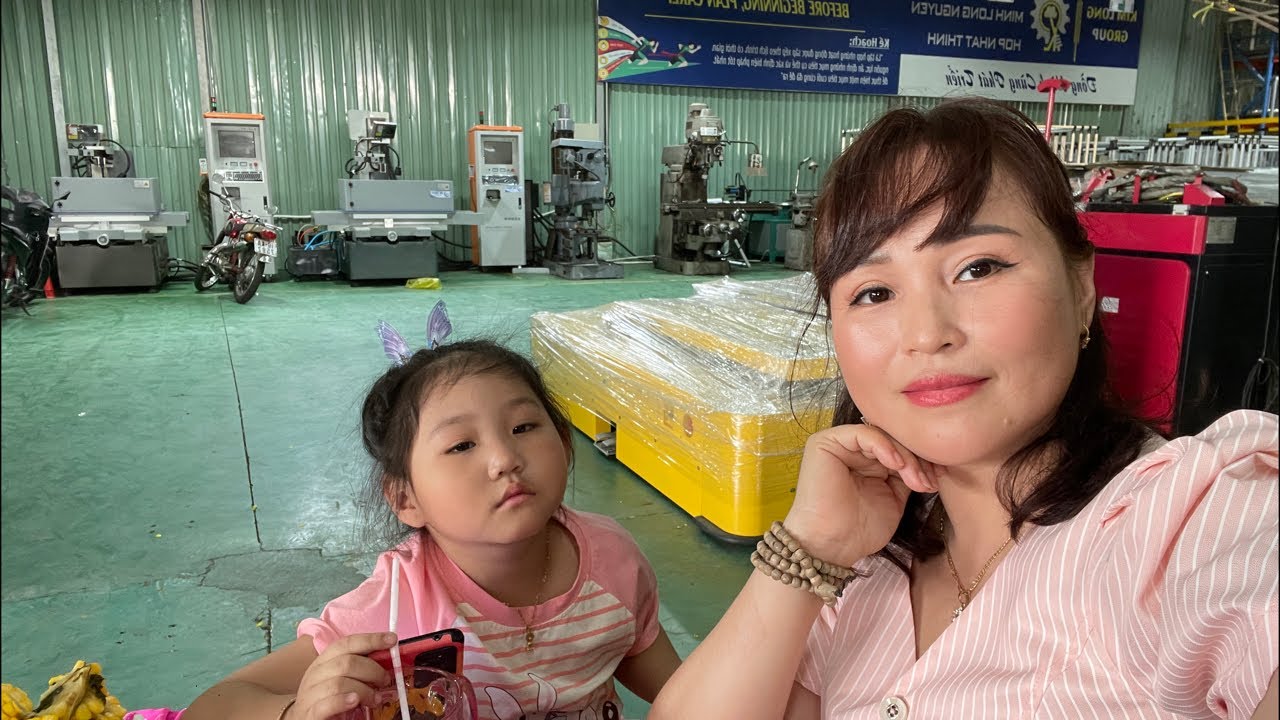 Mùng 6 tại cty Nhật Minh Nguyễn chúc mừng khai trương Hồng phát