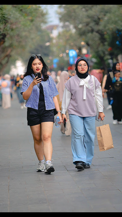 foto orang yang lagi jalan-jalan #portrait #streetphotography #candid