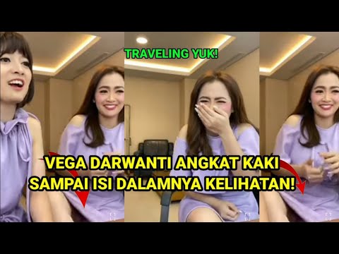 Vega Darwanti Angkat Kaki Sampai Isi Dalamnya Kelihatan!