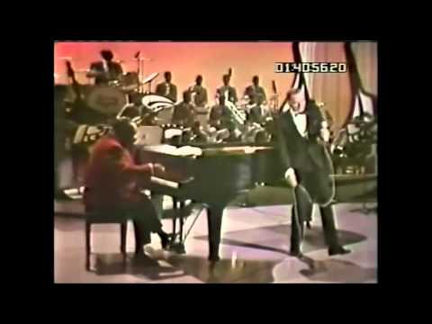 Frank Sinatra - Fly Me To The Moon 1965 (Live)