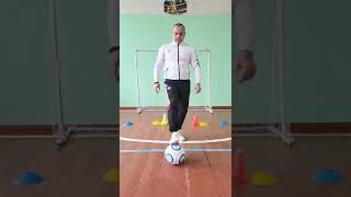 Вправи з футбольним м'ячем