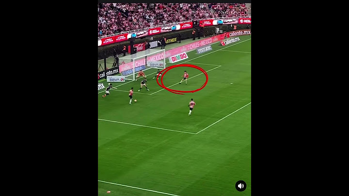 Cono se debe mover un delantero en el área rival .