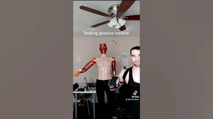 3D Printed Humanoid Robot Controlled with Exoskeleton / Robot humanoide controlado por exoesqueleto