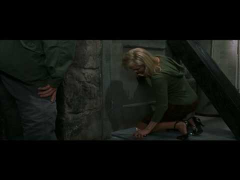 Scary Movie 3 Upskirt Scene