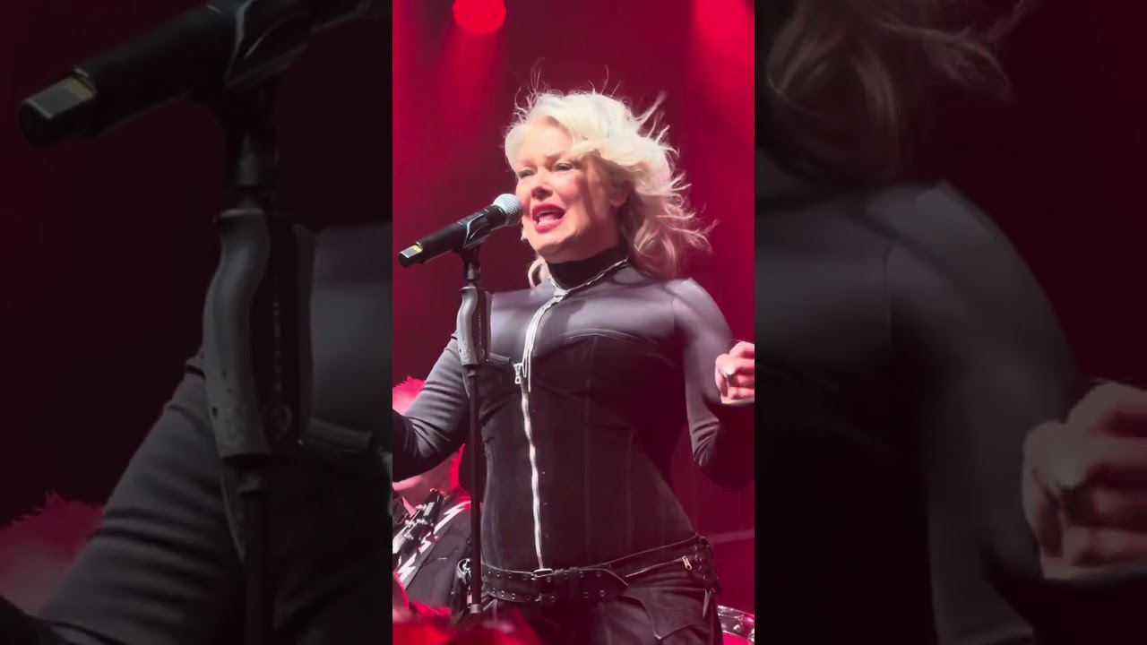 Kim Wilde - Closer Tour - Manchester Academy - Never Trust A Stranger