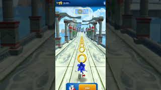 Unleash Sonic’s incredibly fast das run move that allows you to run super fast and destroy obstacles screenshot 3