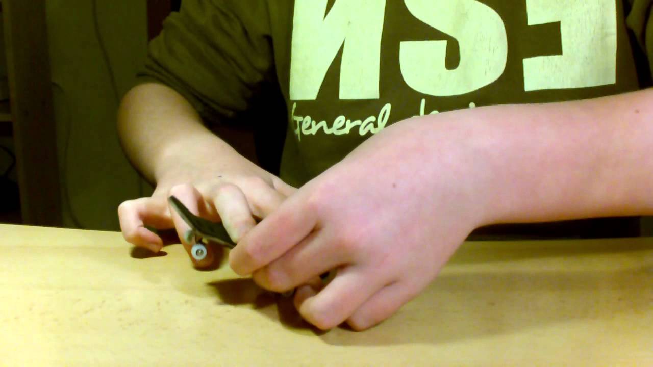 How to Nollie Kickflip on a Fingerboard(Deutsch/German) YouTube