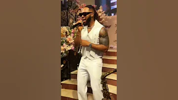 Flavour N Abania The King Of The Microphone 