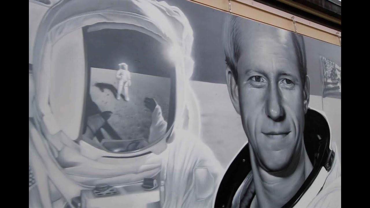 Bright Walls Mural Artist: JEKS - YouTube