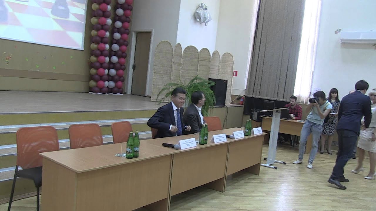 2015-07-19 Школа 1883 День шахмат - YouTube