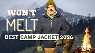 Beste winterkampeerjas van 2026: brandwerend en getest op kampvuur!