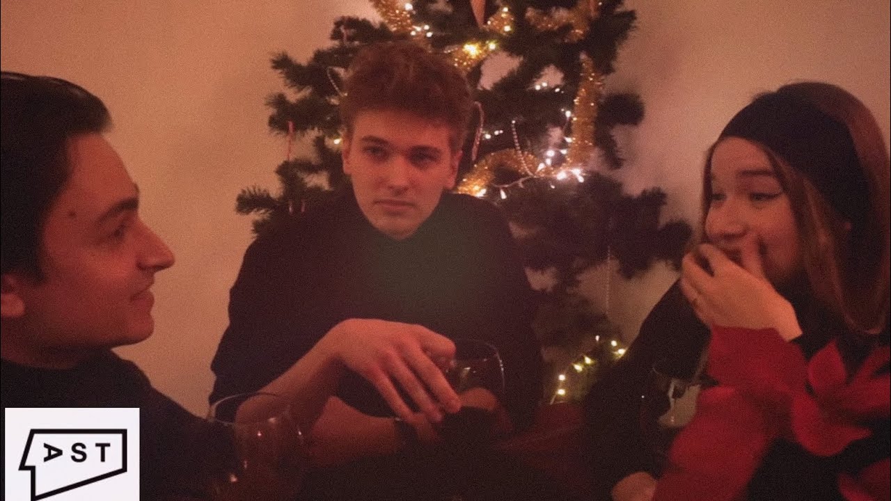 Życzenia świąteczne I roku Wydziału Aktorskiego AST we Wrocławiu