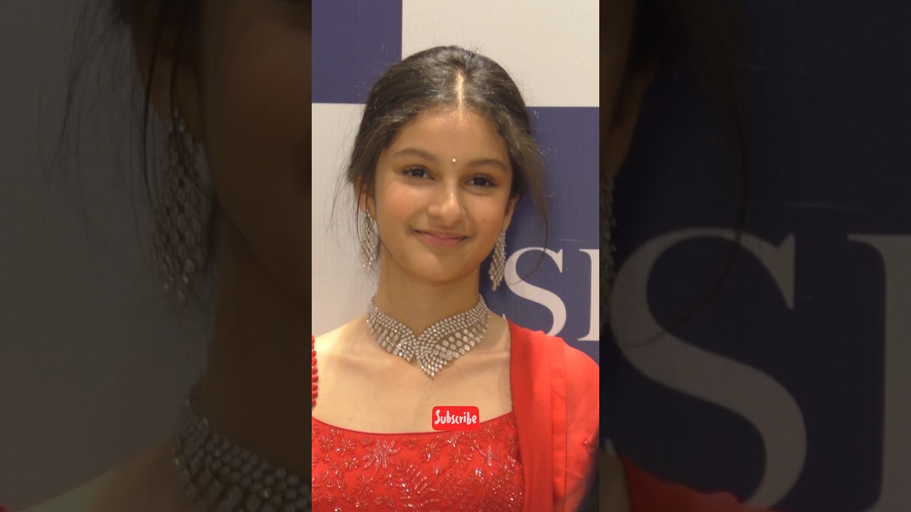 Prince Mahesh Babu daughter Ghattamaneni Sitara at PMJ 44 Store launch event