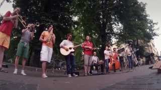 Kraków Street Band -  In the Midnight Hour chords