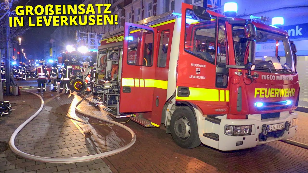 [GEBÄUDEBRAND MIT MENSCHENRETTUNG!] - 11 Verletzte ~ Großeinsatz der Feuerwehr Leverkusen in Opladen