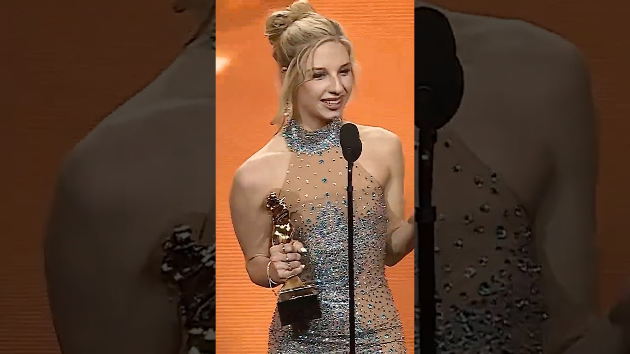 Cheerleader Kait wins Best New Starlet at the 2026 AVN Awards