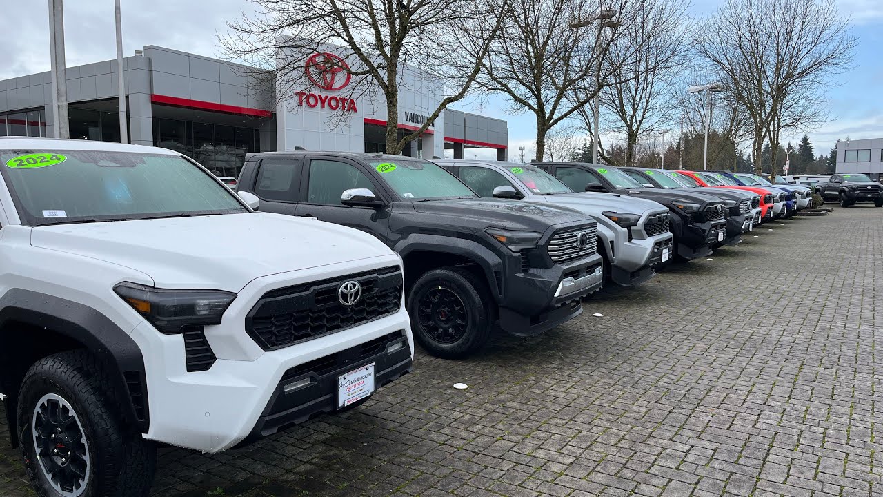 Hundreds of unsold 2024 Toyota Tacomas 6,0000 dollars off trucks been ...