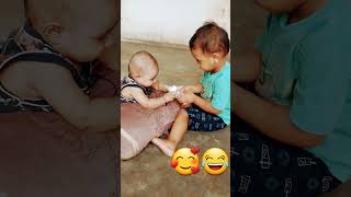 cute babies fighting #diycraftssnr #babygirlandbaby fight 💙#viral video #whatsappstatus