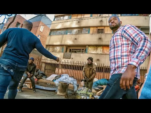 Видео: Албертън в южната част на Йоханесбург ли е?