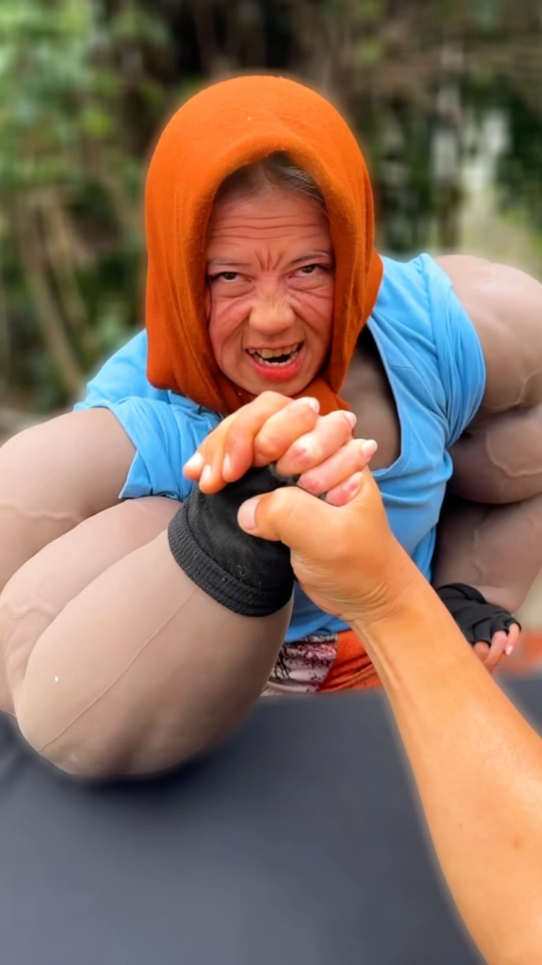 ToRung comedy: arm wrestling?