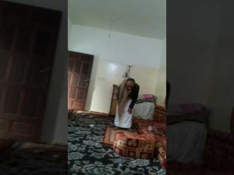 يوسف الشاذلي يصلي