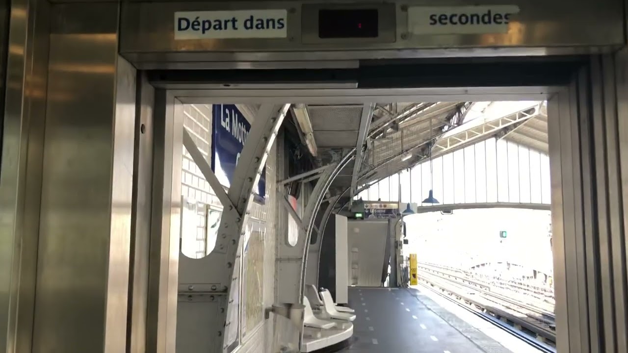 Ascenseur FranceLift côté direction Nation - Station La Motte-Picquet Grenelle