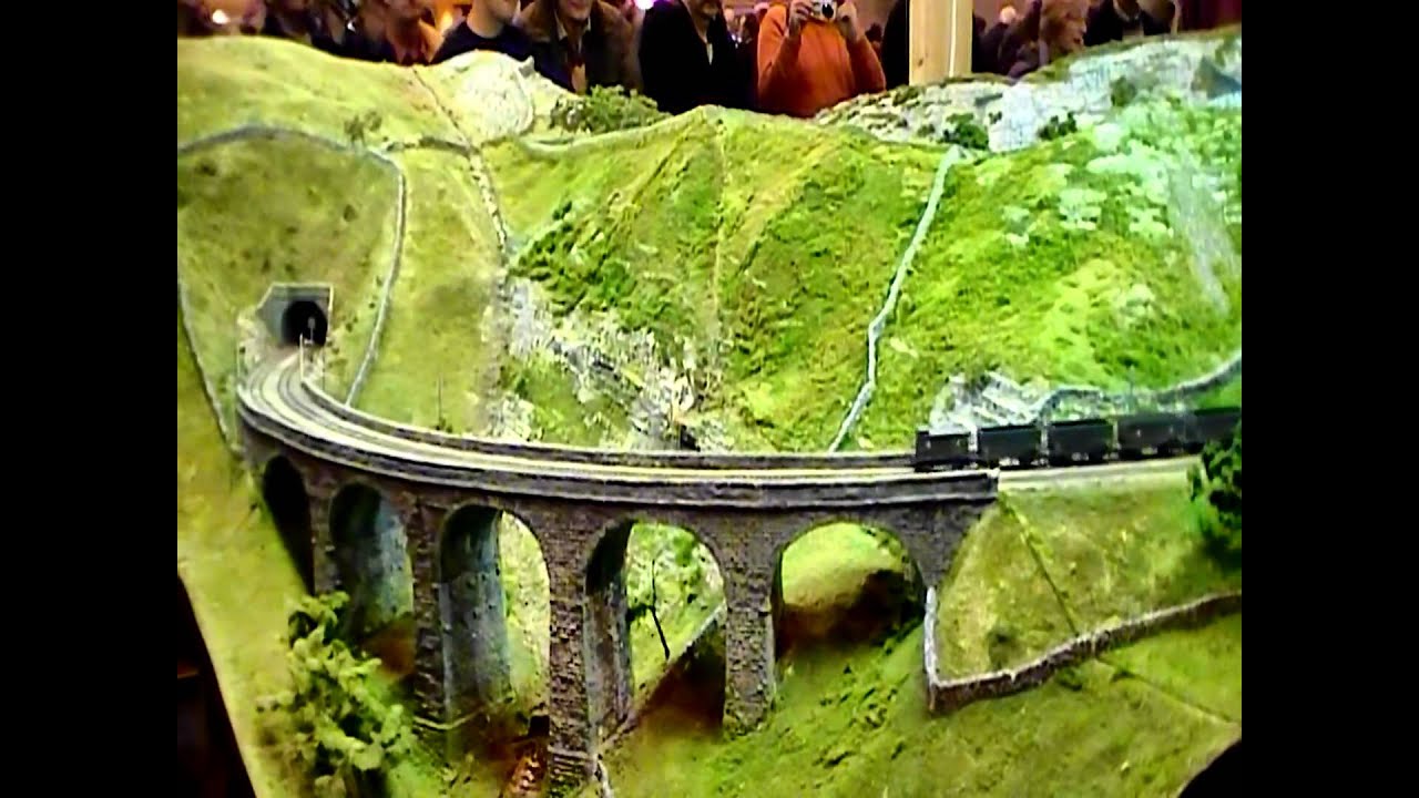 Warley Model railway show 2009 (pt9) - The Layouts. - YouTube