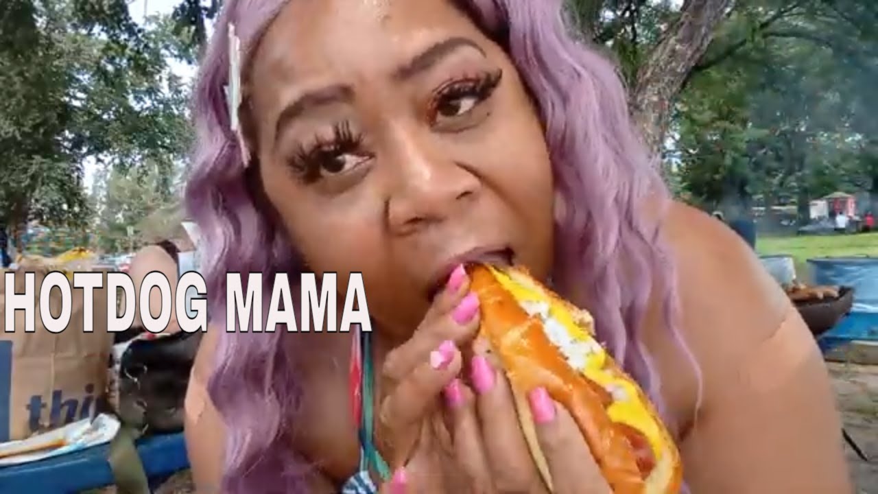 GRILLING HOT DOGS AT THE LAKE | BOAT RENTAL, ICE CREAM SHOP, TRYING MEXICAN CORN | FAMILY FUN!