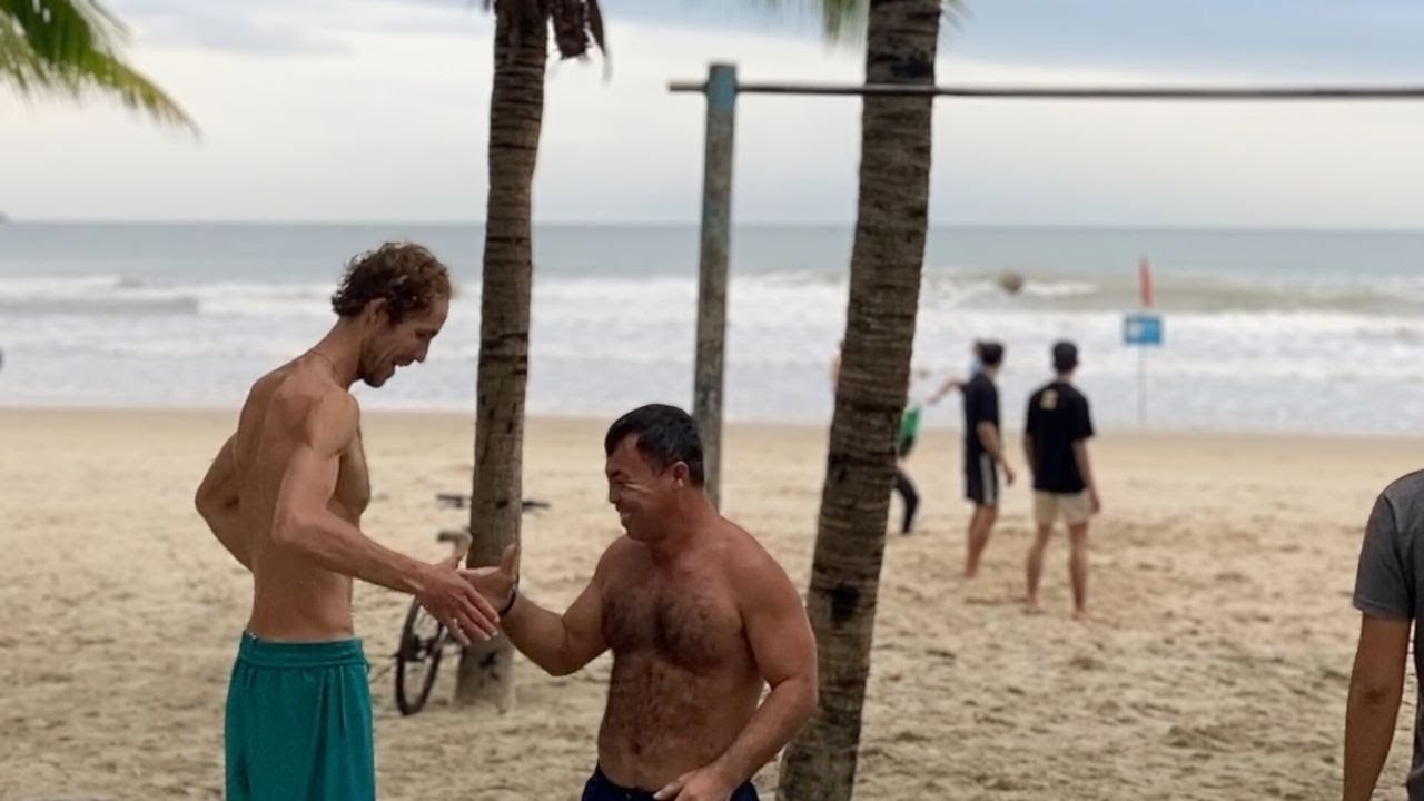 Da Nang Calisthenics. Full Body Beach Workout