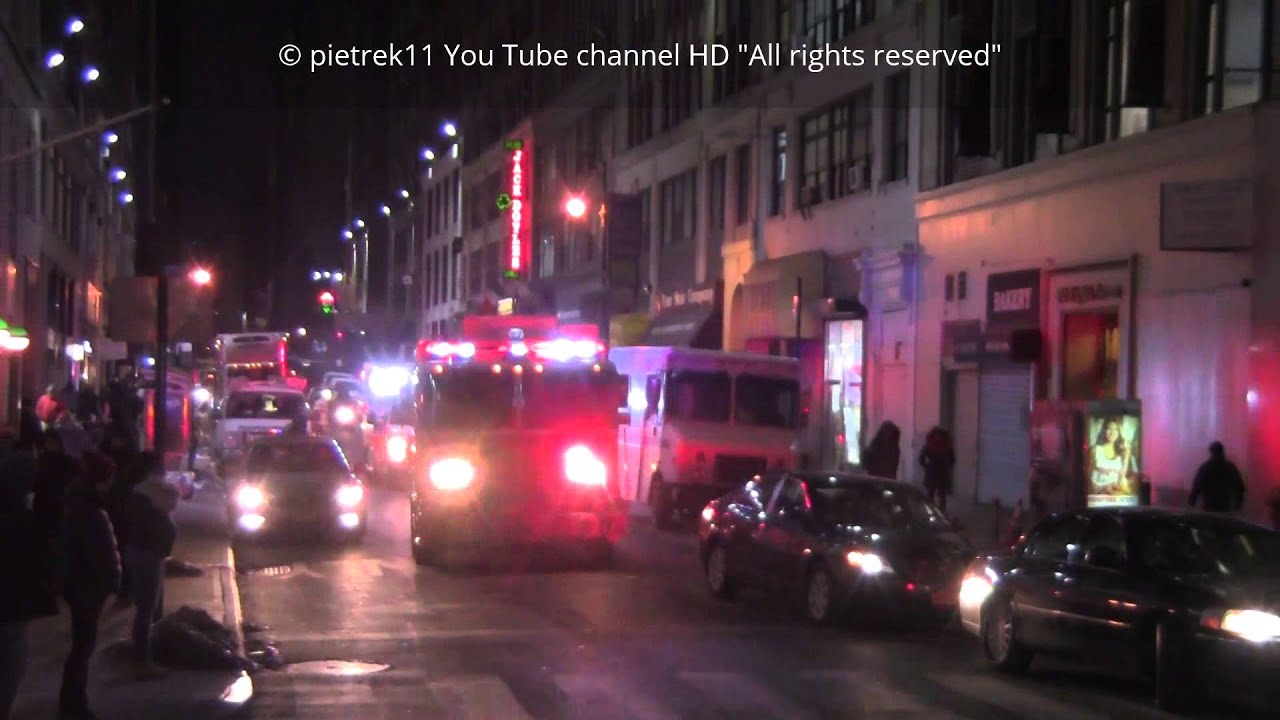 New York Ambulance Responding under FDNY firetruck protection 2015 HD ©