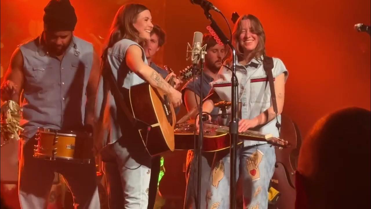 Larkin Poe - Southern Comfort (unplugged) Larkin Poe - Southern Comfort (unplugged)