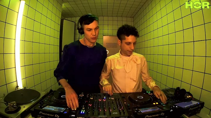 Front Left - Elad Magdasi B2B Mathias Weber | HR -...