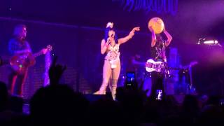 Miley Cyrus and her Dead Petz -- Karen Don't Be Sad (11/28/2015)