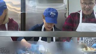 Governor Hochul Serves Thanksgiving Dinner With the Capital City Rescue Mission @GovernorKathyHochul