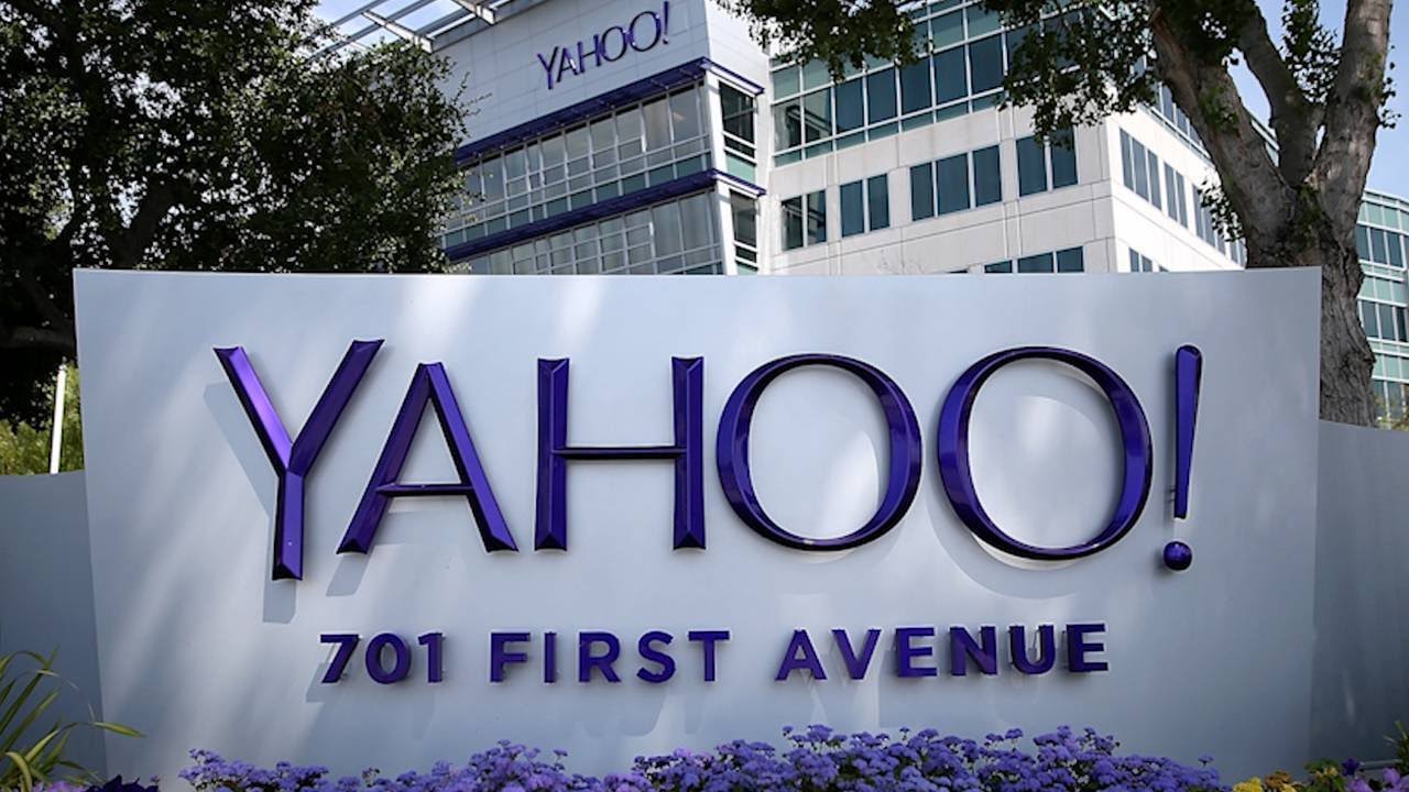 Yahoo Shares in Freefall as IRS Won’t Commit to Tax Free Alibaba Spin-off