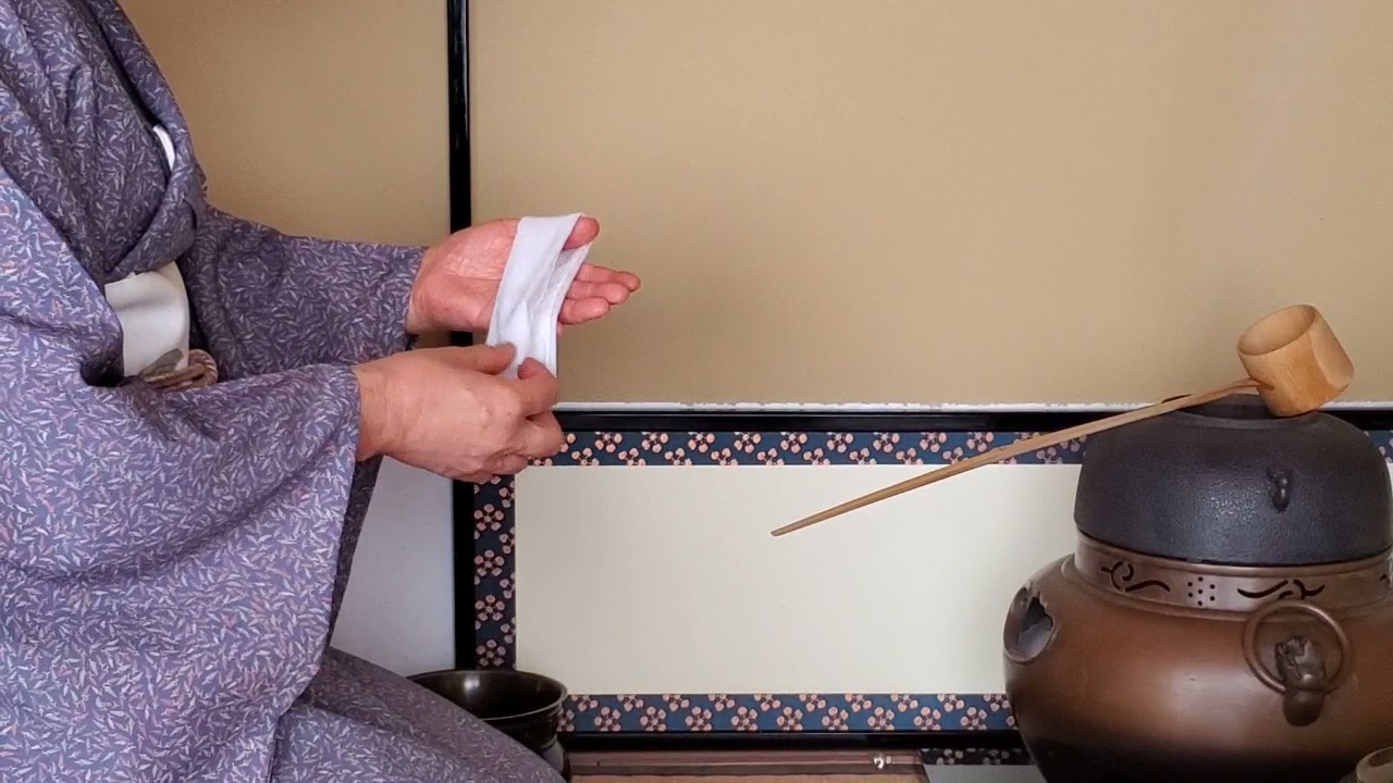 絞り茶巾薄茶, 長板、鬼面風炉,皆具 wrung towel thin tea w/ long