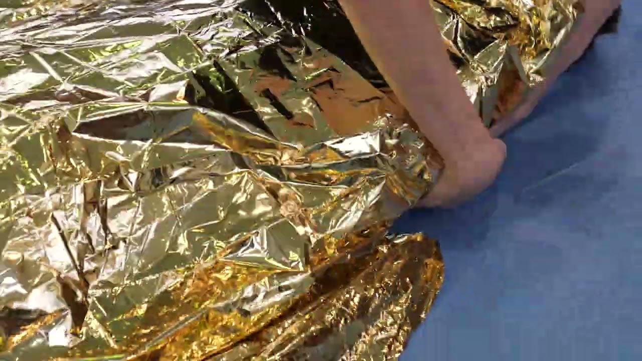 Izotermická fólie, když se zraněným nechceme hýbat