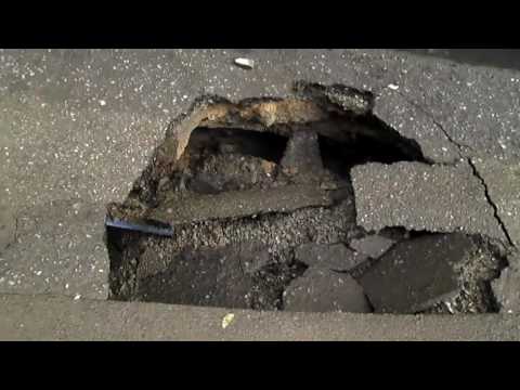 ხელოვნების მუზეუმთან ასფალტი ჩავარდა - 17 ნოემბერი, 2016