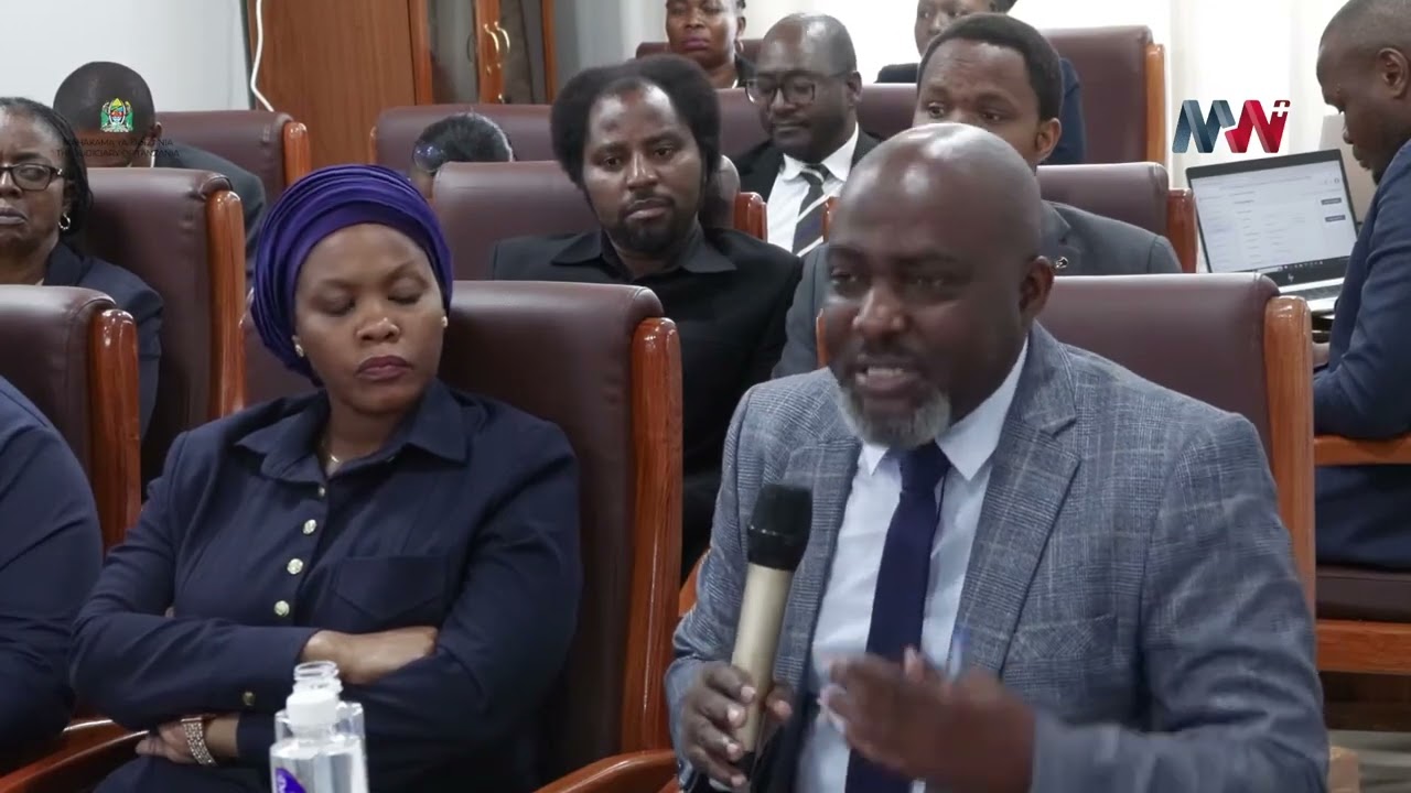 MWABUKUSI AUWASHA MOTO MBELE YA JAJI MKUU SAKATA LA MAWAKILI NA WANANCHI KUFANYIWA FUJO MAHAKAMANI