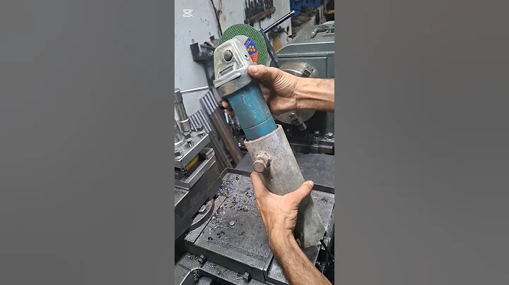 cutting trick on lathe #mechanical #engineering #shorts #diy #project #iron #tools #lathe #cutting