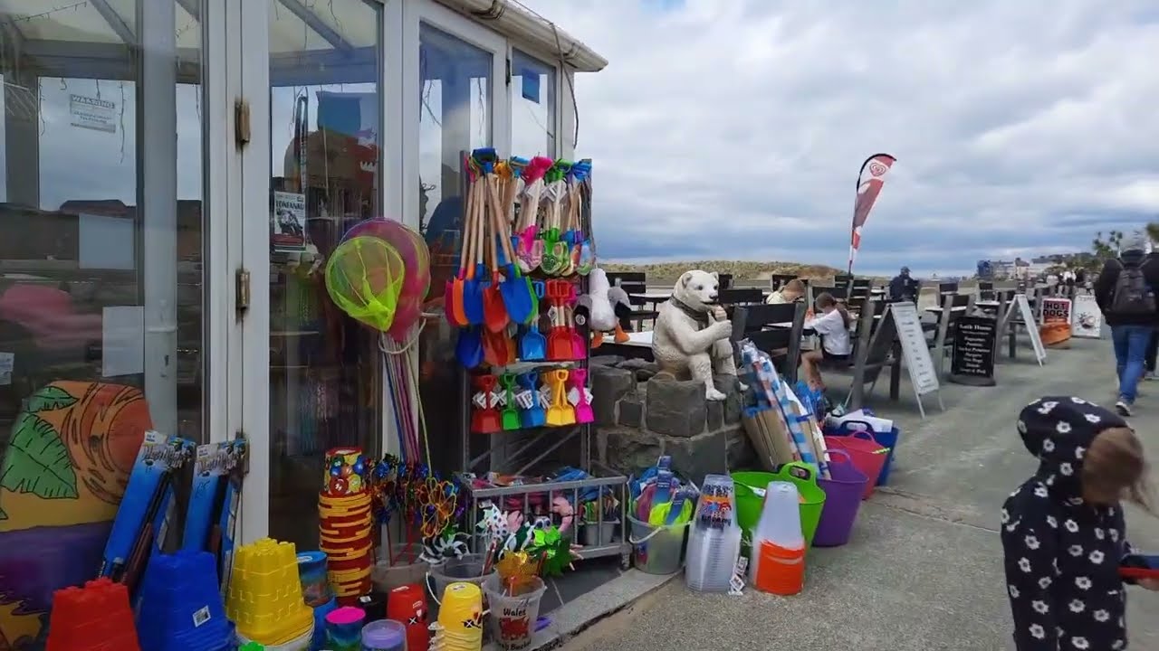 A walk around the streets, beach and harbour of Barmouth