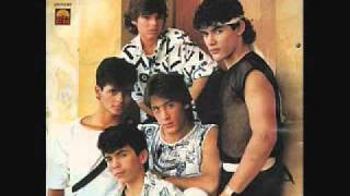 Video thumbnail of "Menudo - Acercate (1985)"