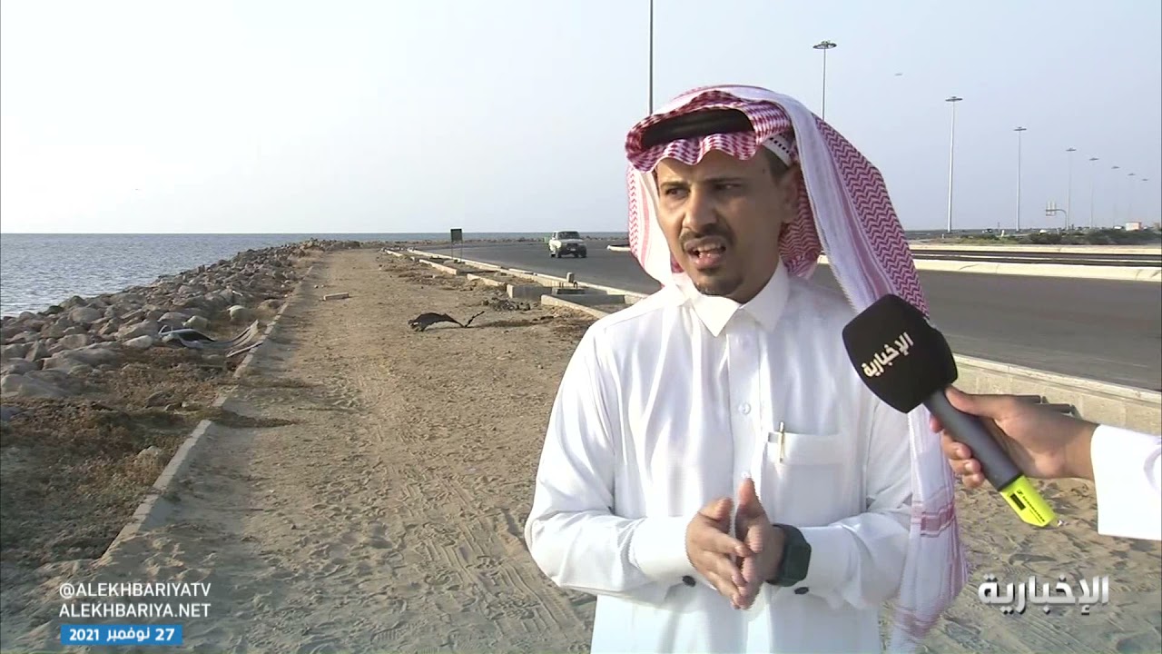 موقف بطولي .. هلال المالكي ينقذ طالبا سقطت مركبته وسط مياه البحر في جازان