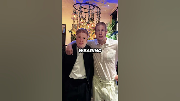 Pep Guardiola came to De Bruyne’s farewell party on a bicycle. 😭🚲