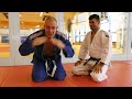 Apa bemutatja, hogy kell judozni