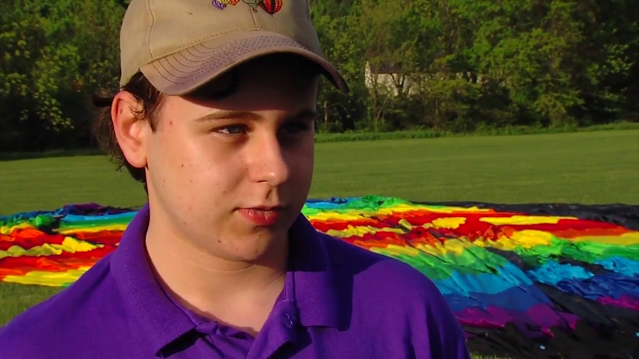 How Much Does A Hot Air Balloon Pilot Make