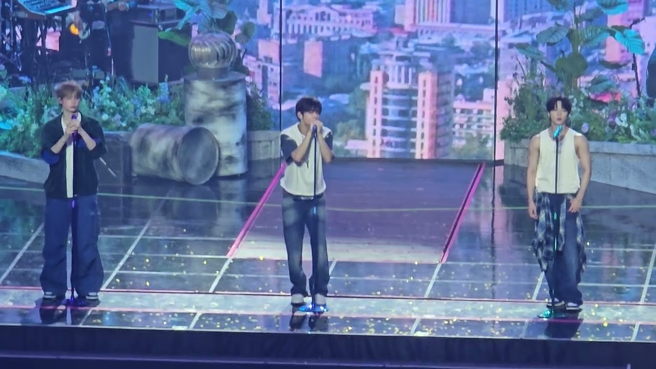 TXT - QUARTER LIFE (TAEHYUN BEOMGYU HUENING KAI) [WEVERSE CON FESTIVAL 2025]